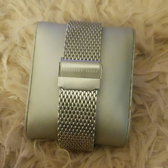 Geoffrey Beene watch - Picture 6 of 7